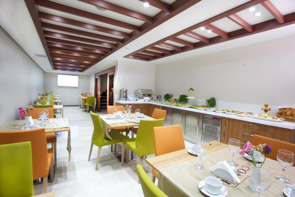 The Coach Hotel Стамбул Экстерьер фото